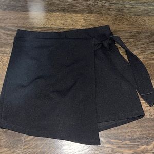 never worn black skort